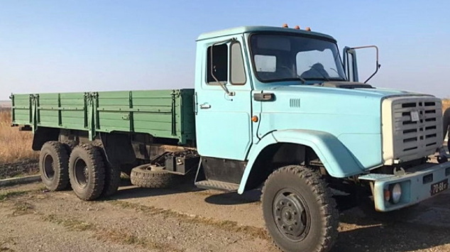 На продажу выставили новые грузовики ЗИЛ-133 из запасов Госрезерва