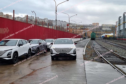 На бывшем заводе Mazda во Владивостоке заметили кроссоверы Omoda