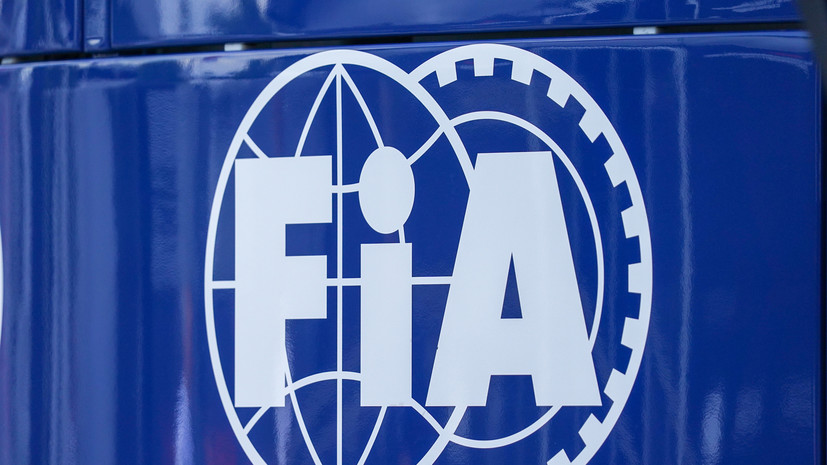 Петров: FIA не запрещала российским гонщикам выступать в соревнованиях под своей эгидой