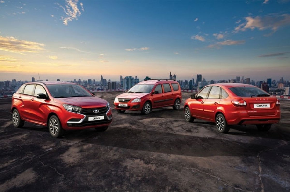 Продажи автомобилей Lada в России в марте выросли почти на 90%