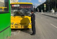 Четыре человека пострадали при столкновении автобусов в Екатеринбурге