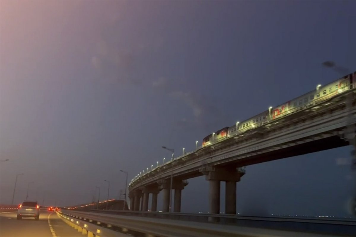 На Крымском мосту восстановили движение автомобильного транспорта