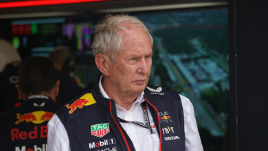 Советник Red Bull извинился перед пилотом команды за оскорбительное высказывание