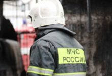 В Москве в результате аварии загорелся автомобиль