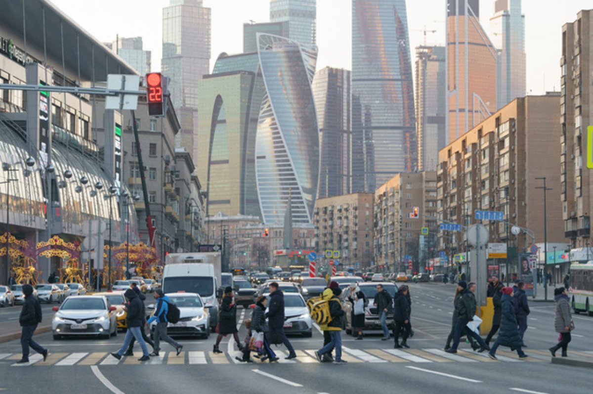 Переход дороги. В столице обустраивают улично-дорожную сеть для пешеходов