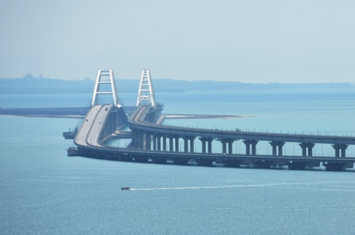 На Крымском мосту временно перекрывали движение