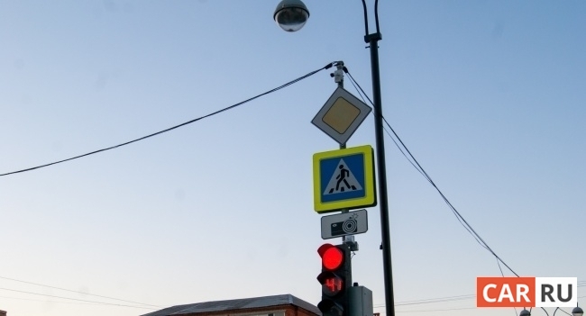 знак, столб, светофор, красный, пешеходный переход