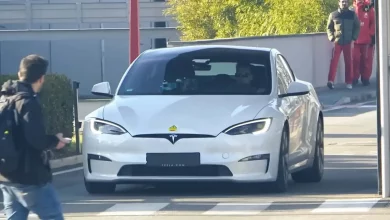Зачем Ferrari тестирует "вражеский" Tesla Model S на своем заводе в Маранелло