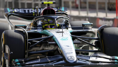 Хэмилтон выиграл вторую тренировку на первом этапе «Формулы-1» в Бахрейне