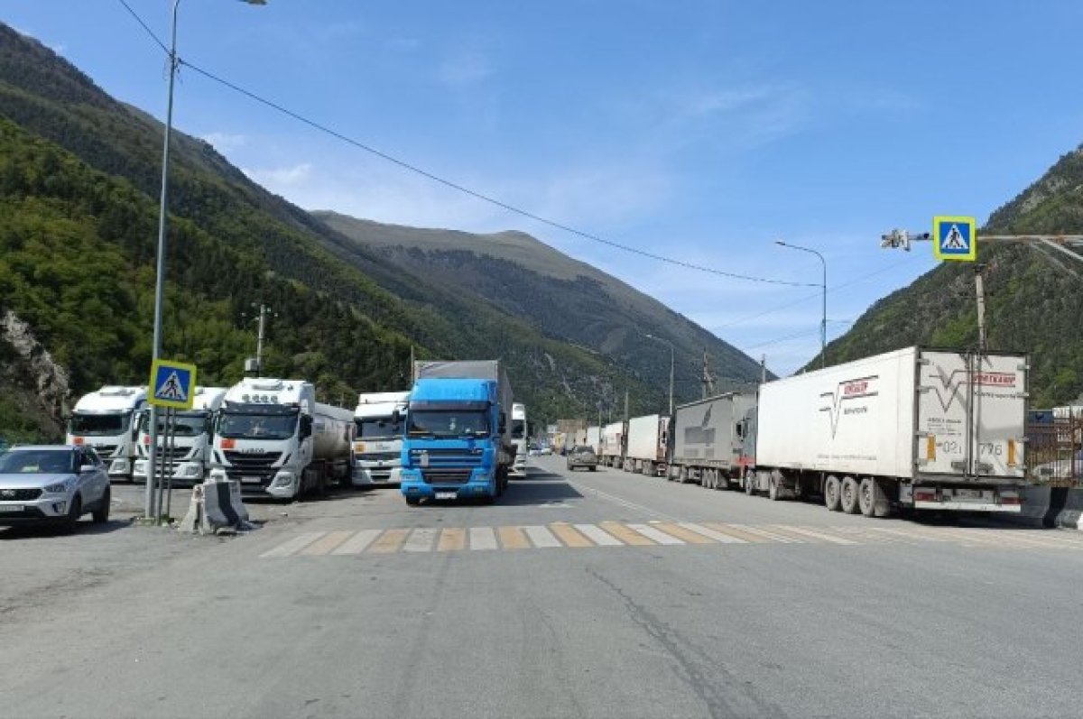 Проезд фур временно ограничили в Осетии на участке дороги Владикавказ-Ларс